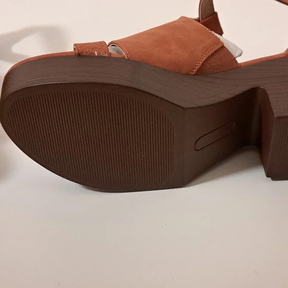 Wonderly Emilia Platform Sandals Misses Size 9